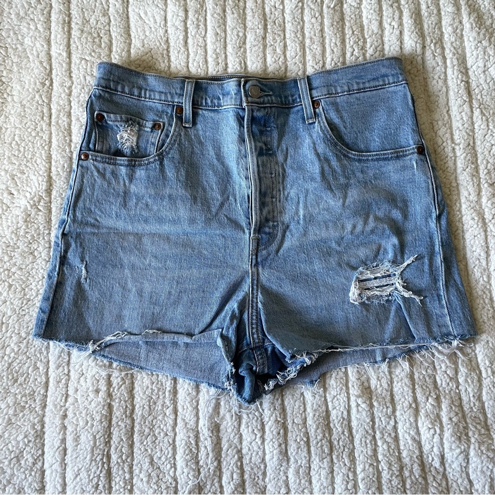 Levi’s Premium Ribcage Shorts Light Medium Wash Distressed High Rise Cut Off